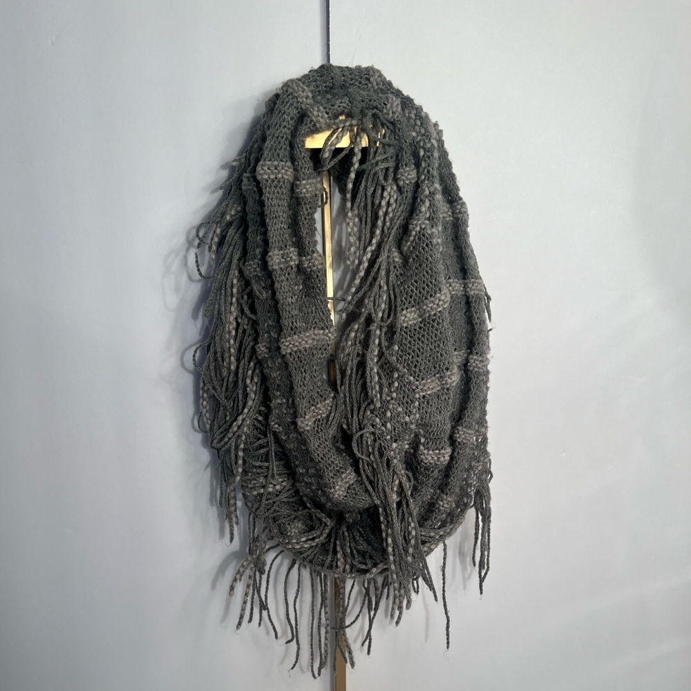 Scarf- gray